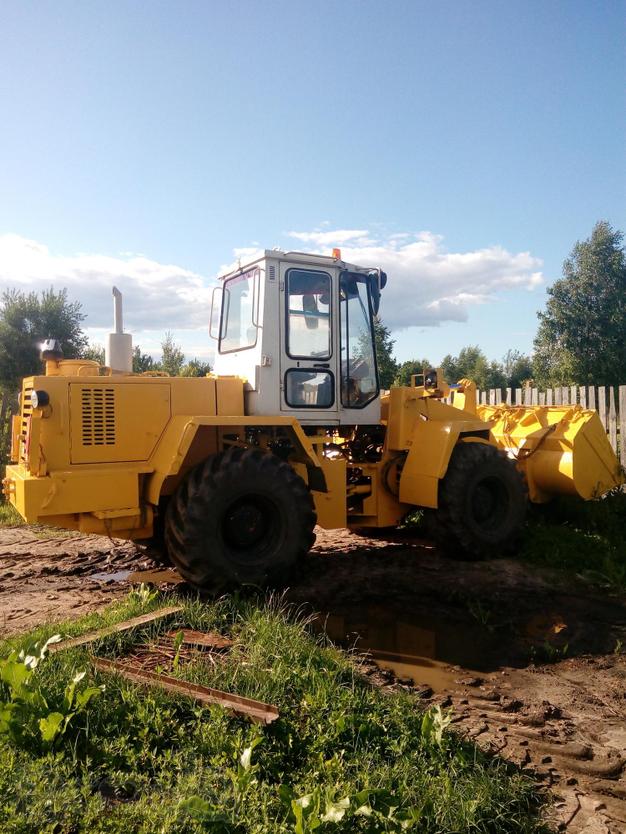 Свободен фронтальный погрузчик амкодор